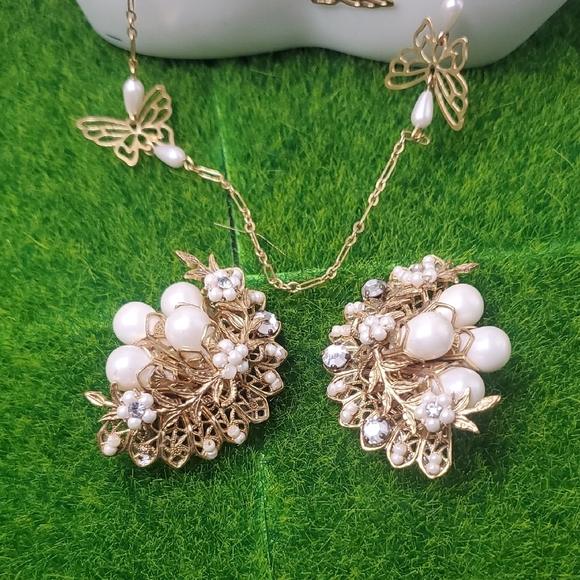 Miriam Haskell Unsigned Vintage Clip On Earrings And Butterfly Necklace Set S1 - Picture 2 of 5